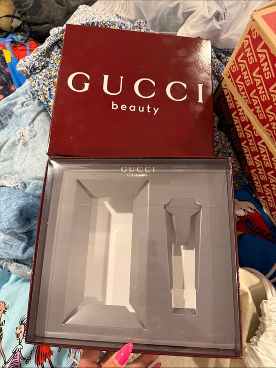 Gucci Other - Gucci Beauty Presentation Box - Deep Burgundy EMPTY